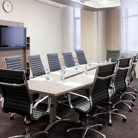 Hotel By Ihg Belgrado