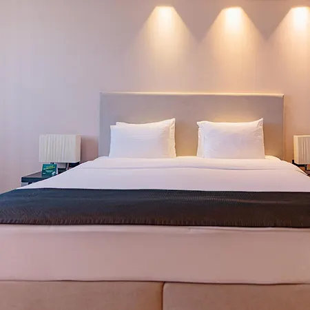 Hotel By Ihg