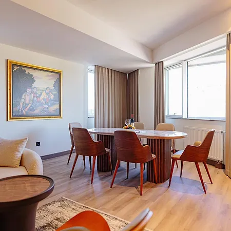 By Ihg Hotel 4*
