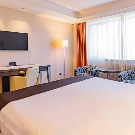 By Ihg Hotel 4*