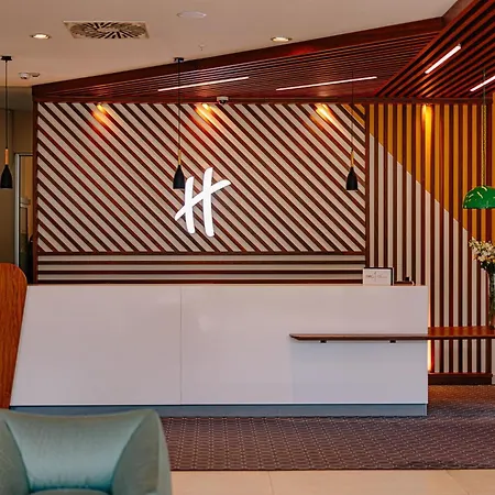 By Ihg Hotel