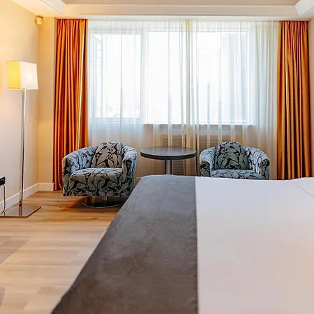 By Ihg Hotel 4*